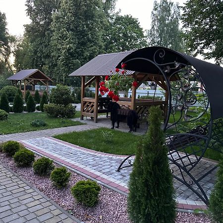 Білий Птах Hotel Svityaz' Ngoại thất bức ảnh