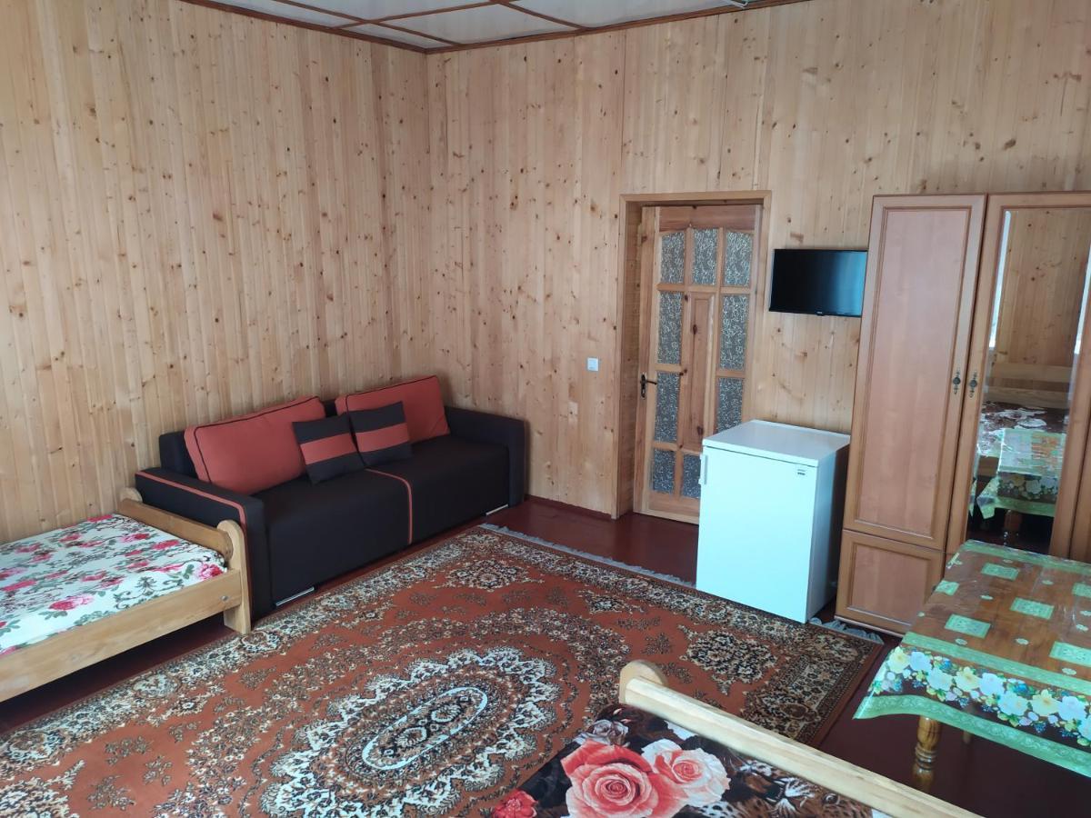 Білий Птах Hotel Svityaz' Ngoại thất bức ảnh