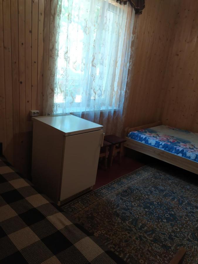 Білий Птах Hotel Svityaz' Ngoại thất bức ảnh