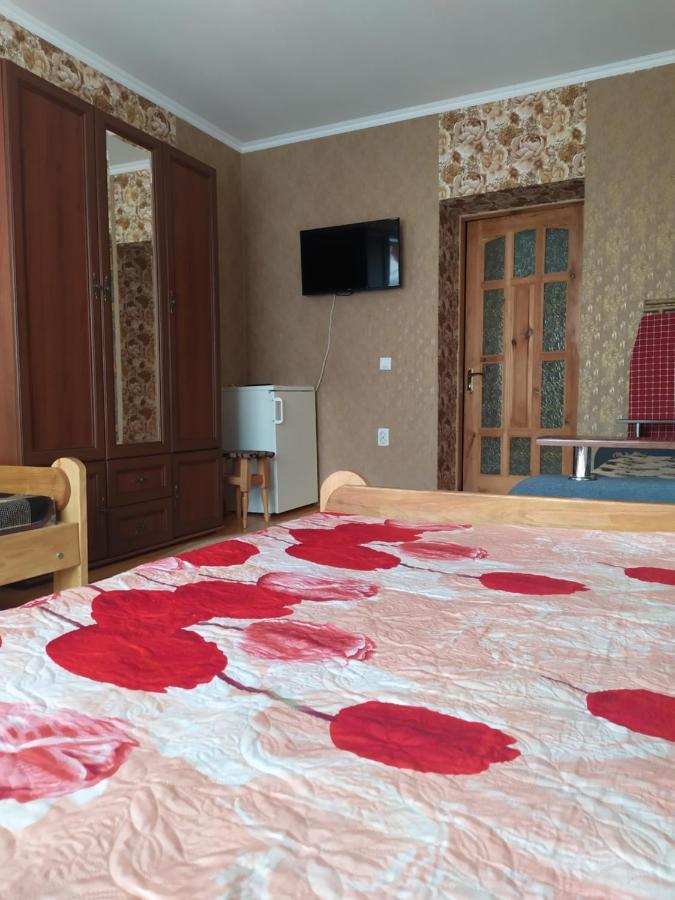 Білий Птах Hotel Svityaz' Ngoại thất bức ảnh