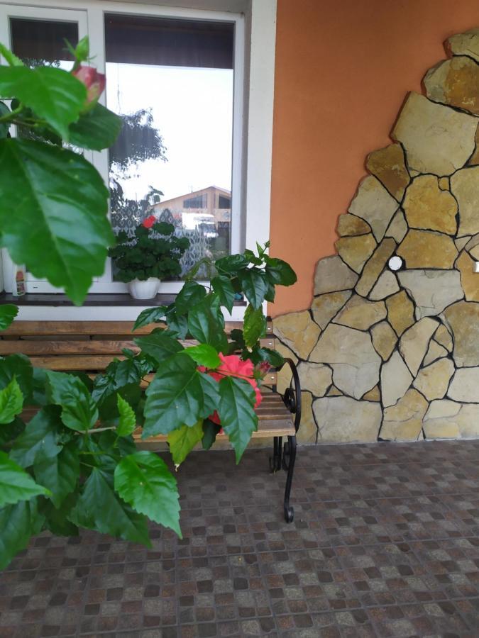 Білий Птах Hotel Svityaz' Ngoại thất bức ảnh
